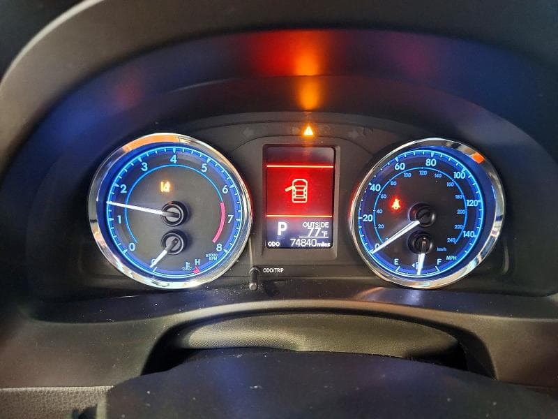 2019 TOYOTA COROLLA L 9