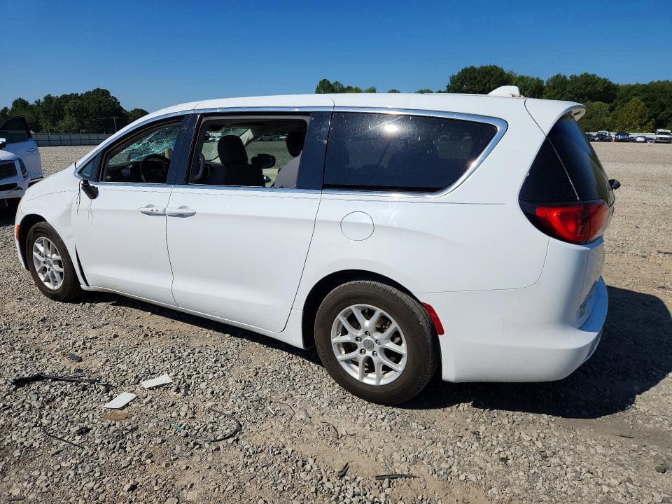2017 CHRYSLER PACIFICA LX 2