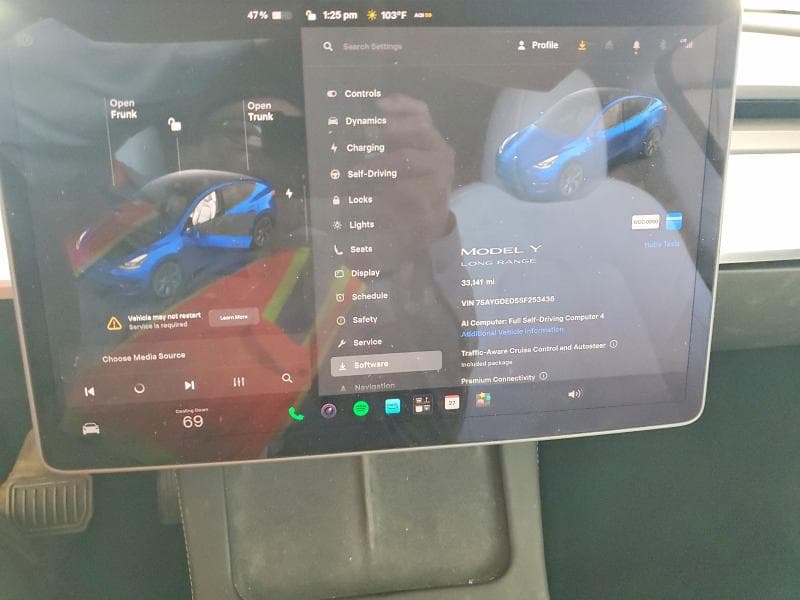 2025 TESLA MODEL Y 9