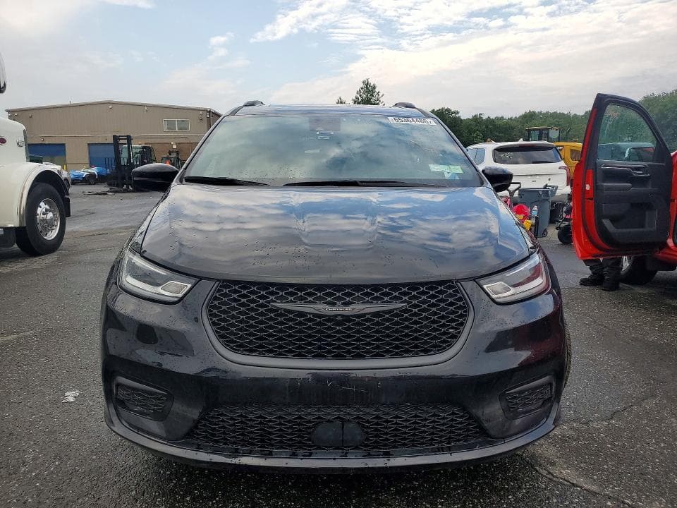2025 CHRYSLER PACIFICA LIMITED 5
