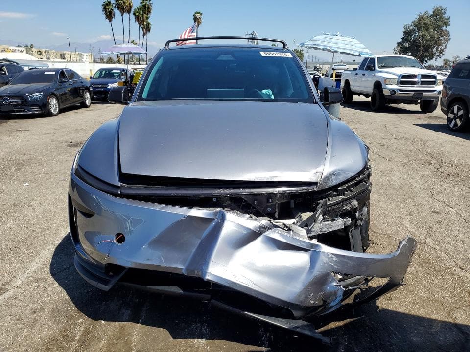 2026 TESLA MODEL Y 5