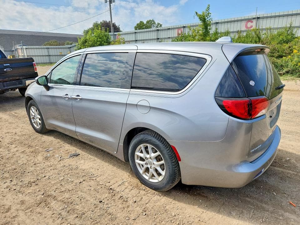 2017 CHRYSLER PACIFICA LX 2