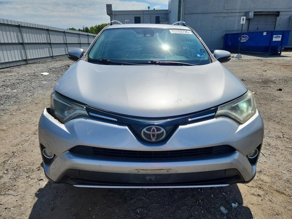 2018 TOYOTA RAV4 XLE 5