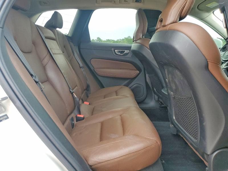 2020 VOLVO XC60 T5 MOMENTUM 11
