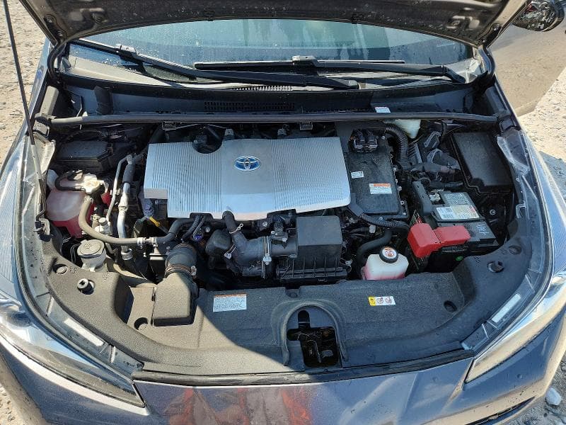2020 TOYOTA PRIUS LE 11