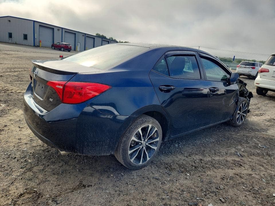 2017 TOYOTA COROLLA SE 3