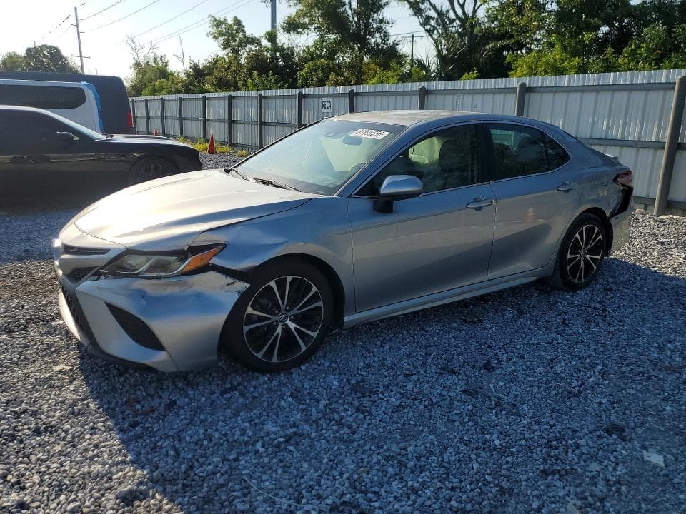 2018 TOYOTA CAMRY SE