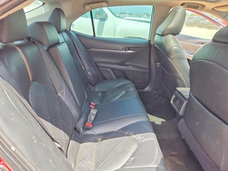 2018 TOYOTA CAMRY XLE 10