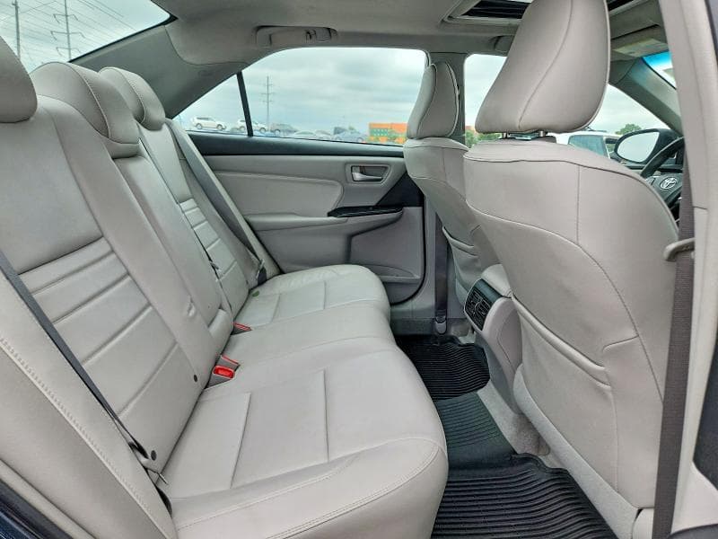 2017 TOYOTA CAMRY XLE 10