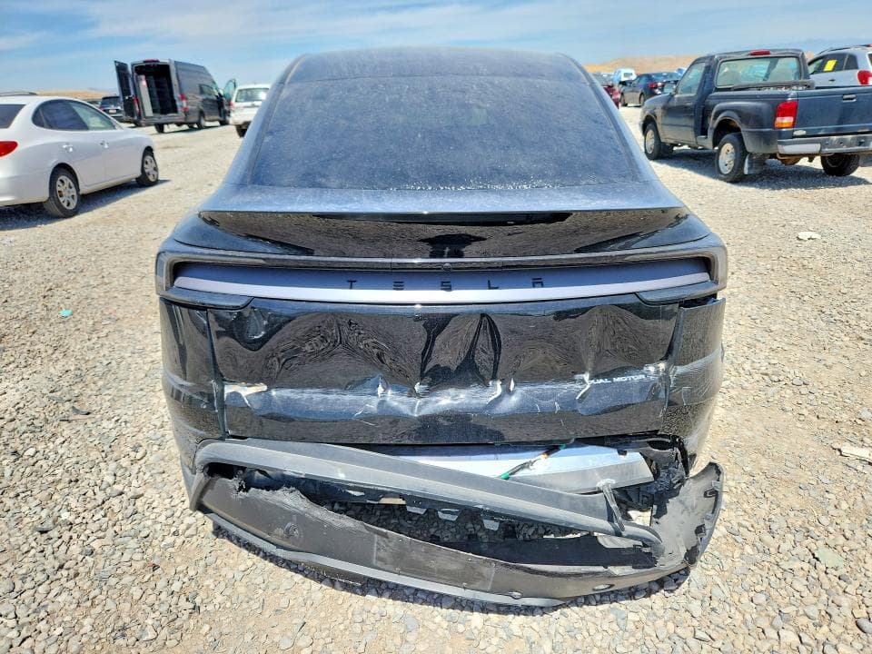 2026 TESLA MODEL Y 6