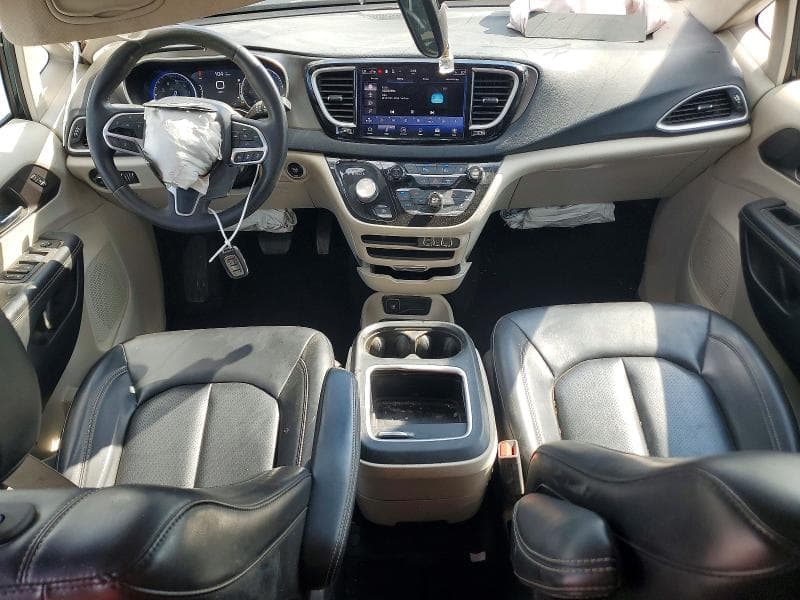 2023 CHRYSLER PACIFICA TOURING L 8