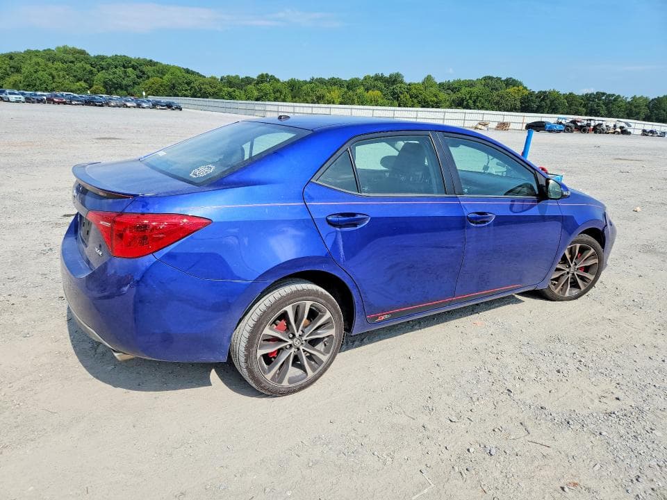 2017 TOYOTA COROLLA XSE 3
