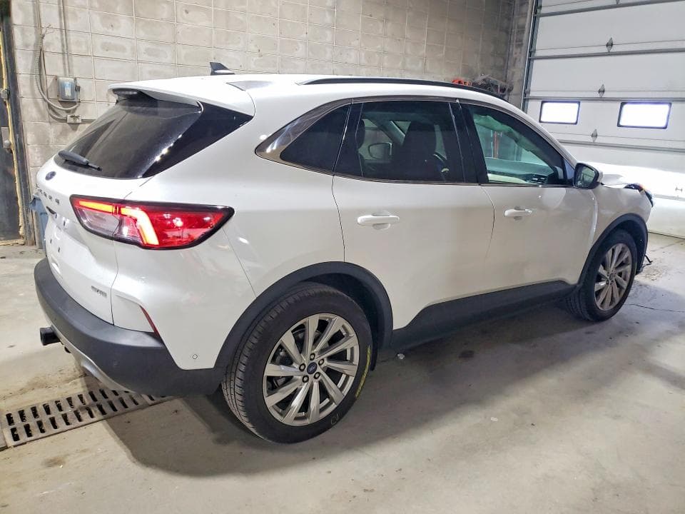 2022 FORD ESCAPE TITANIUM 3