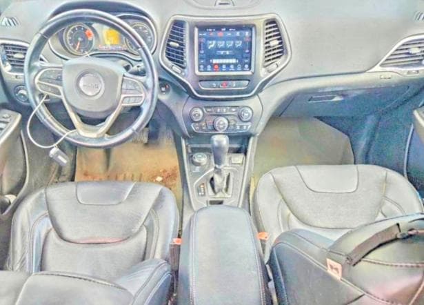 2021 JEEP CHEROKEE LATITUDE LUX 8