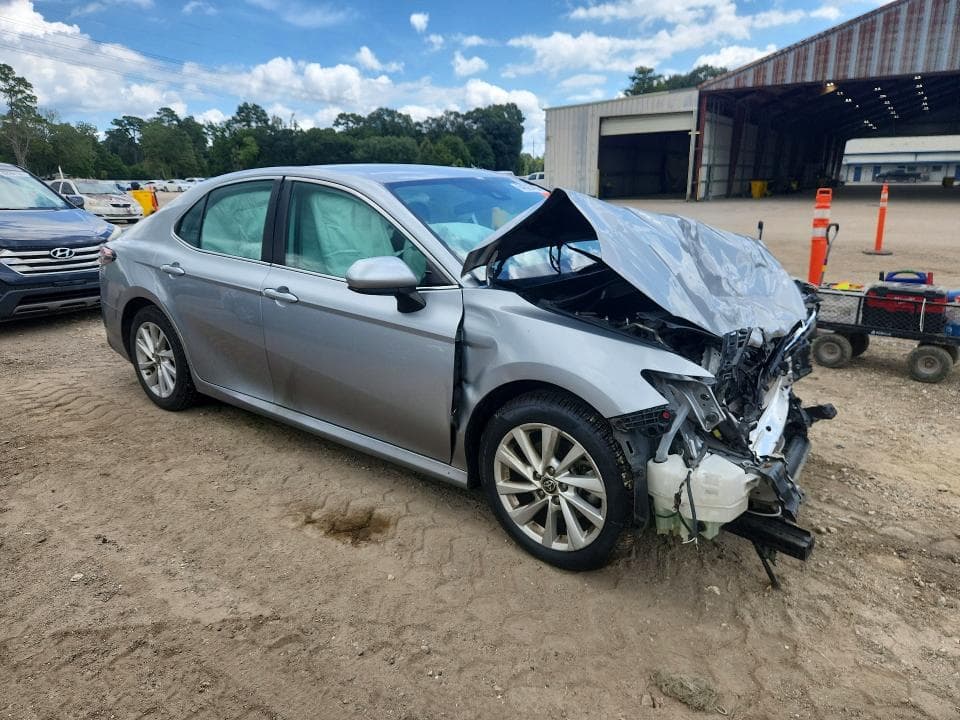 2022 TOYOTA CAMRY LE 4
