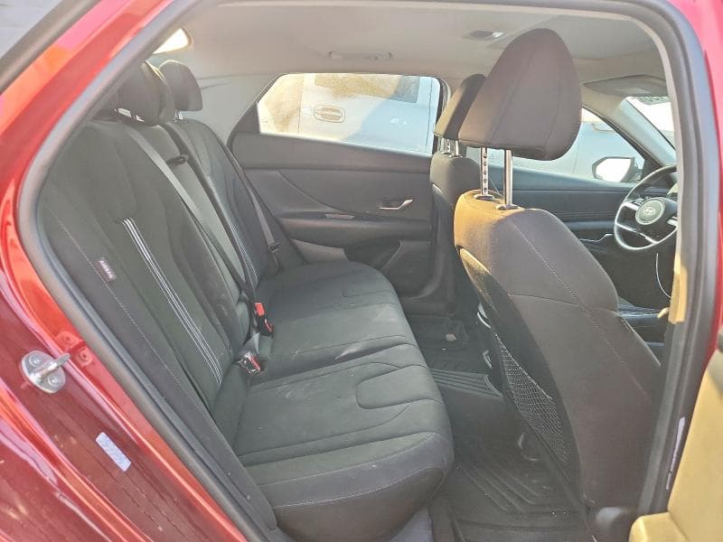 2024 HYUNDAI ELANTRA SEL 10