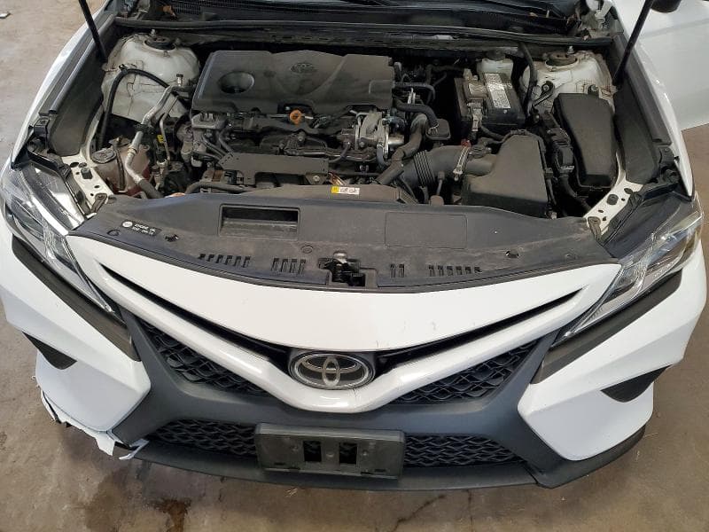 2019 TOYOTA CAMRY SE 11