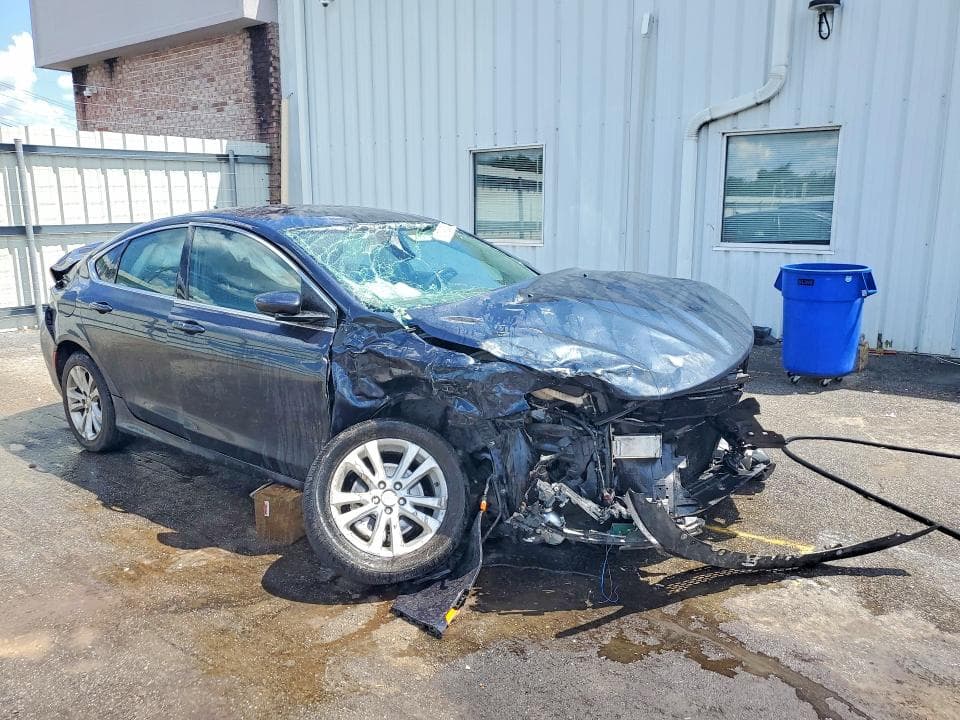 2017 CHRYSLER 200 LIMITED 4