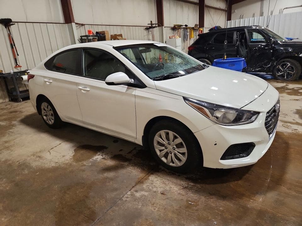 2018 HYUNDAI ACCENT SE 4