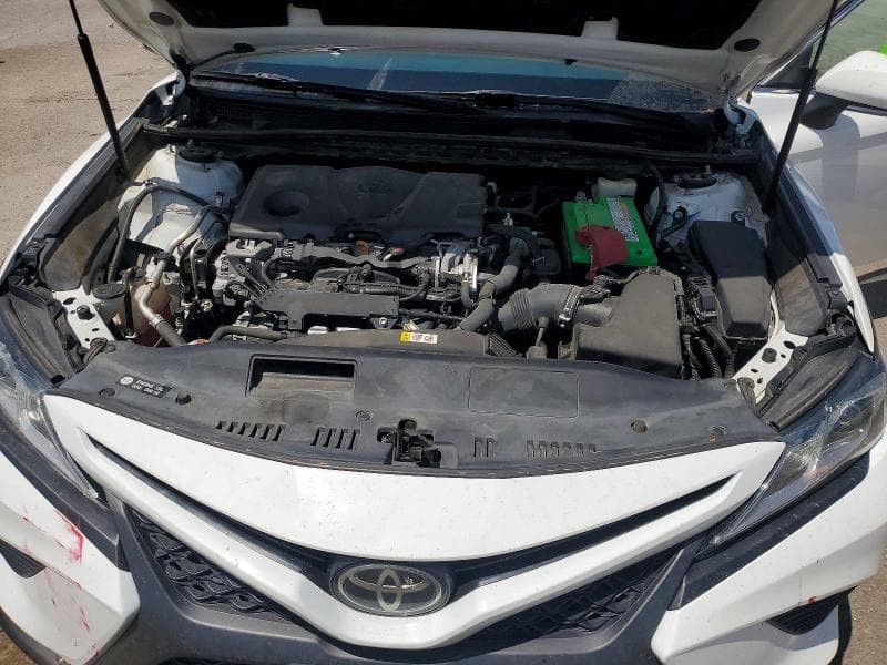2018 TOYOTA CAMRY SE 11