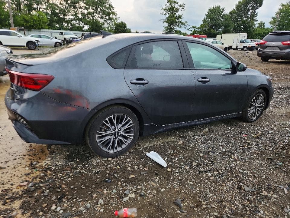 2022 KIA FORTE GT LINE 3