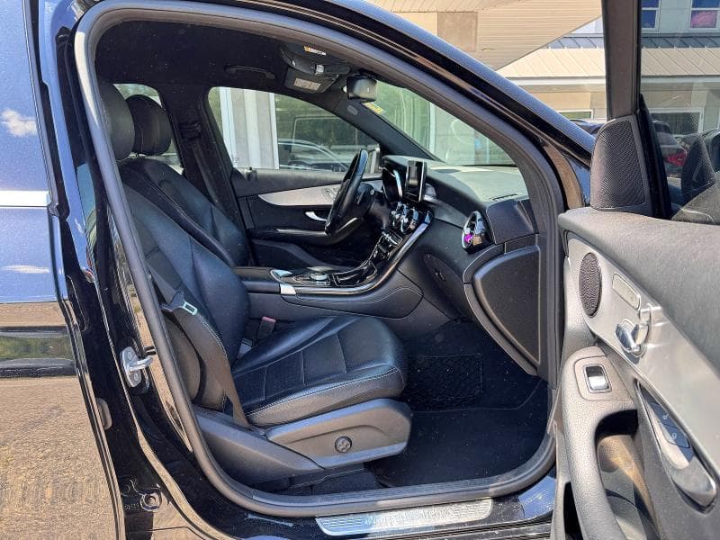 2017 MERCEDES-BENZ GLC 300 5