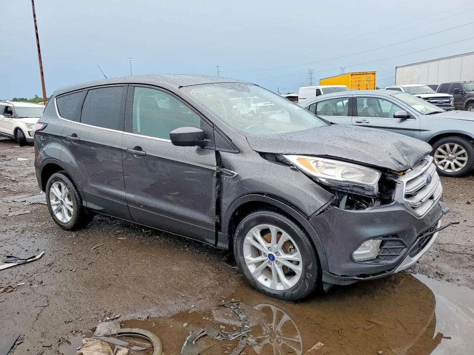 2017 FORD ESCAPE SE 4