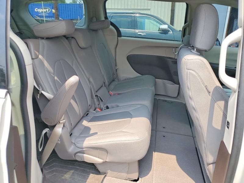 2017 CHRYSLER PACIFICA TOURING 11
