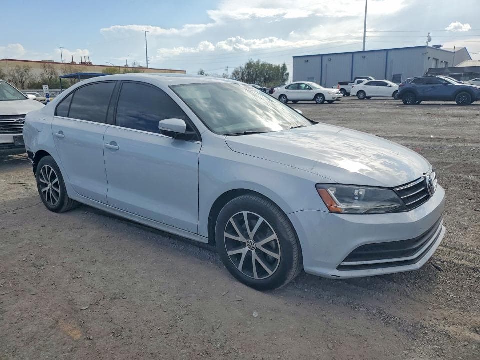 2017 VOLKSWAGEN JETTA SE 4