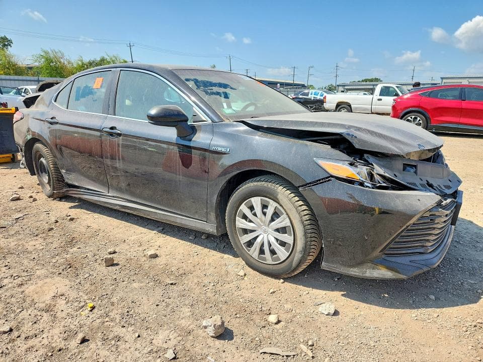 2018 TOYOTA CAMRY LE 4