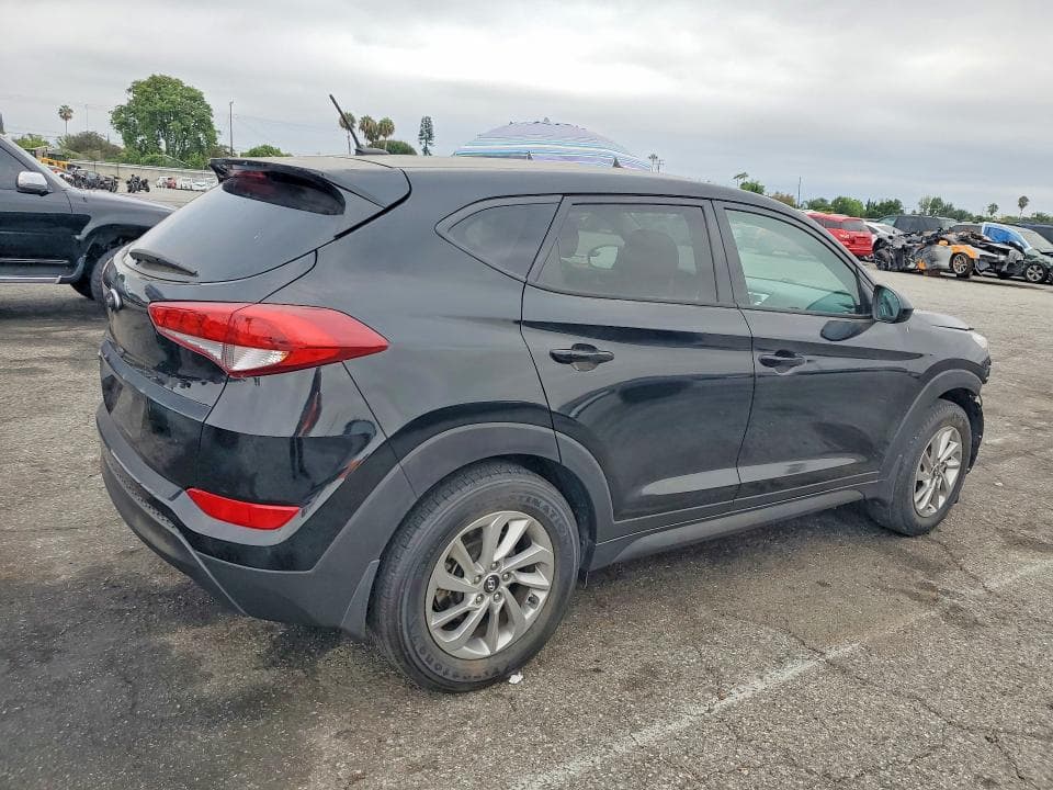 2017 HYUNDAI TUCSON SE 3