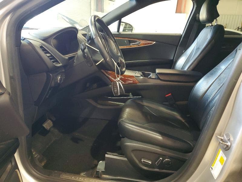 2019 LINCOLN NAUTILUS RESERVE 7