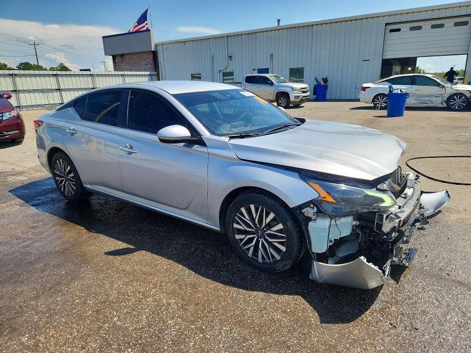 2023 NISSAN ALTIMA SV 4