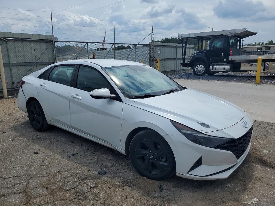 2021 HYUNDAI ELANTRA SEL 4