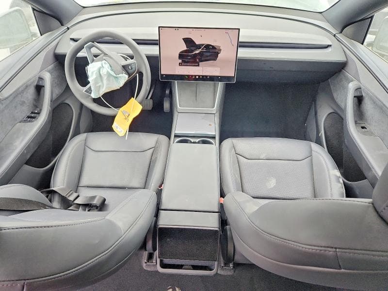2026 TESLA MODEL Y 8