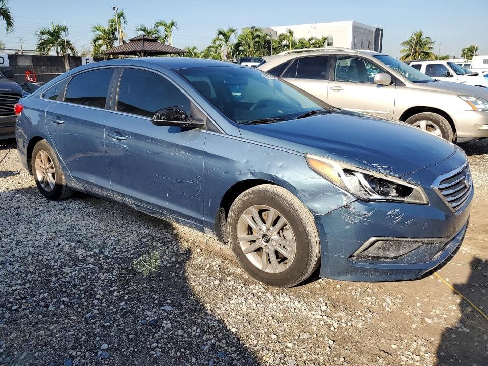 2017 HYUNDAI SONATA SE 4
