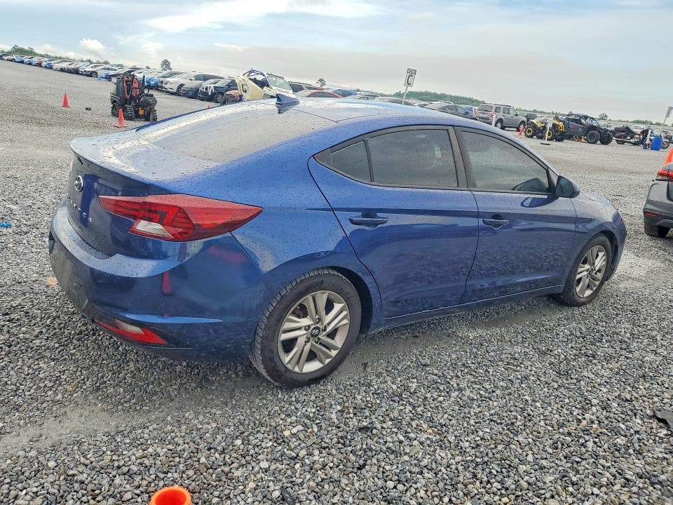 2020 HYUNDAI ELANTRA SEL 3