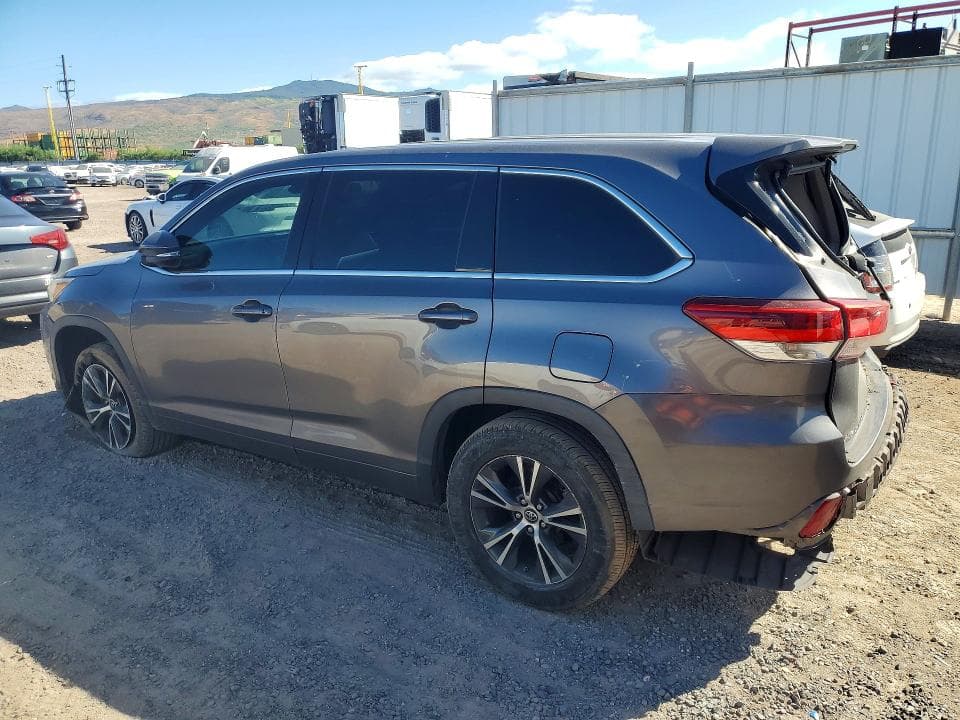 2017 TOYOTA HIGHLANDER LE 2