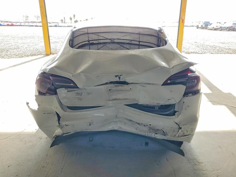 2018 TESLA MODEL 3 6