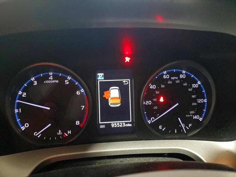2018 TOYOTA RAV4 LE 9