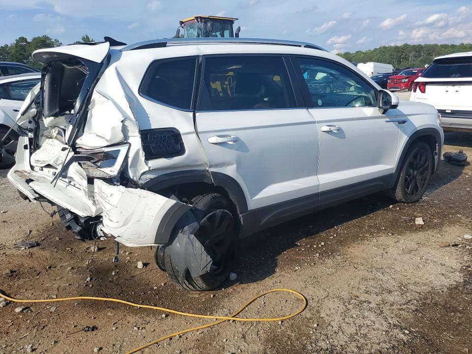 2024 VOLKSWAGEN TAOS SE 3
