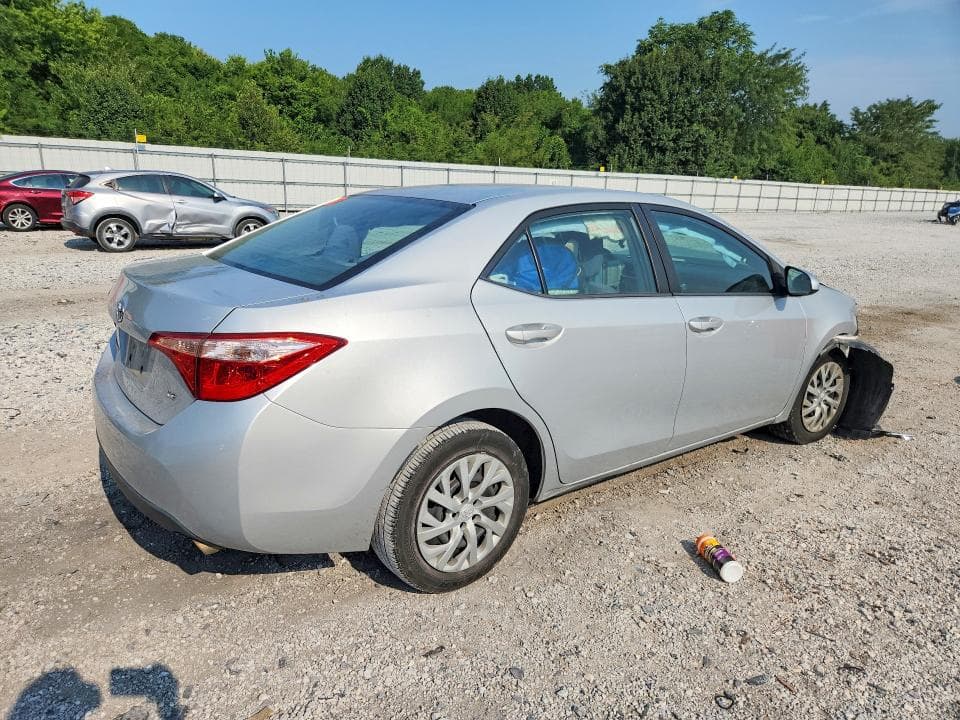 2017 TOYOTA COROLLA LE 3