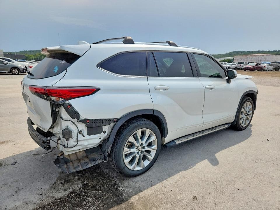 2022 TOYOTA HIGHLANDER LIMITED 3