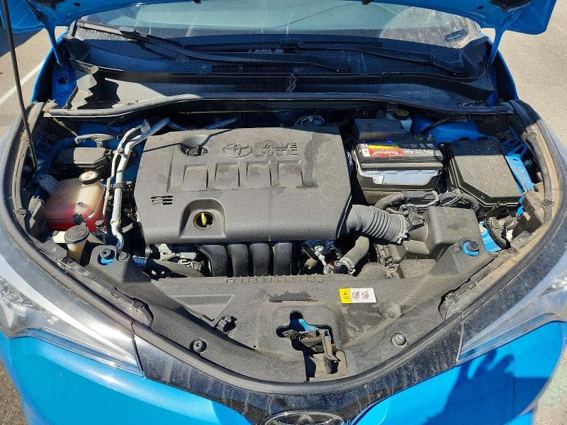 2019 TOYOTA C-HR XLE 11