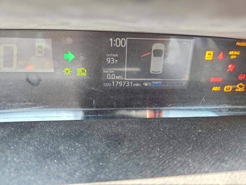2018 TOYOTA PRIUS C TWO 9