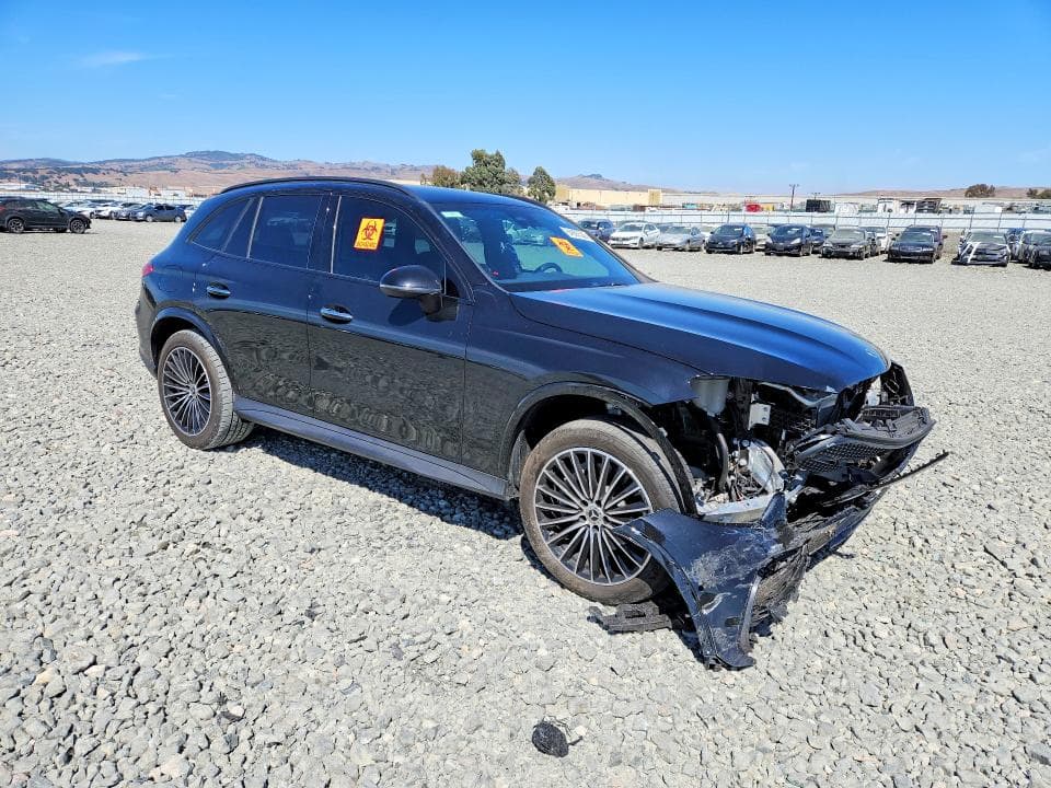 2025 MERCEDES-BENZ GLC 300 4