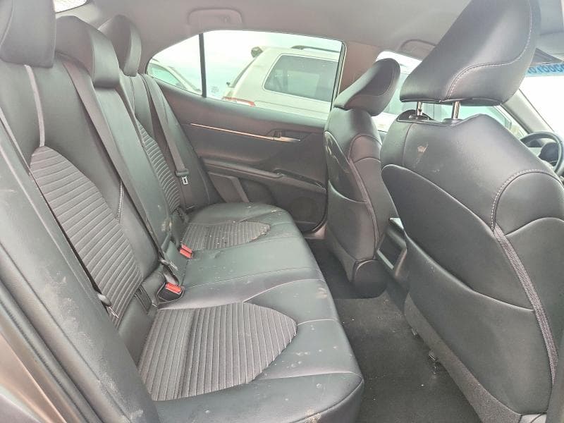 2018 TOYOTA CAMRY SE 10