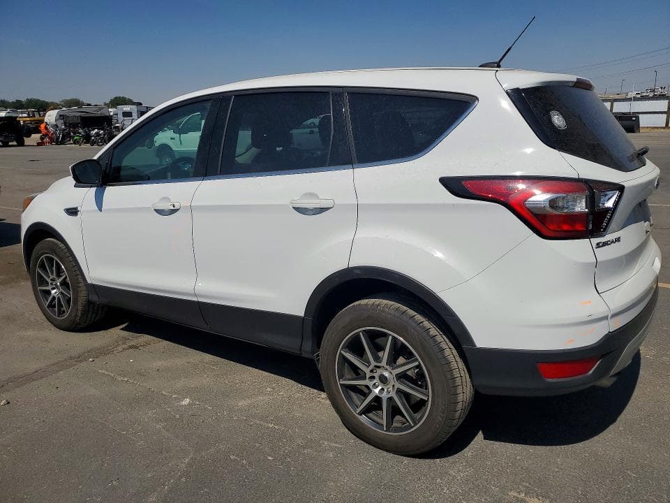 2017 FORD ESCAPE SE 2