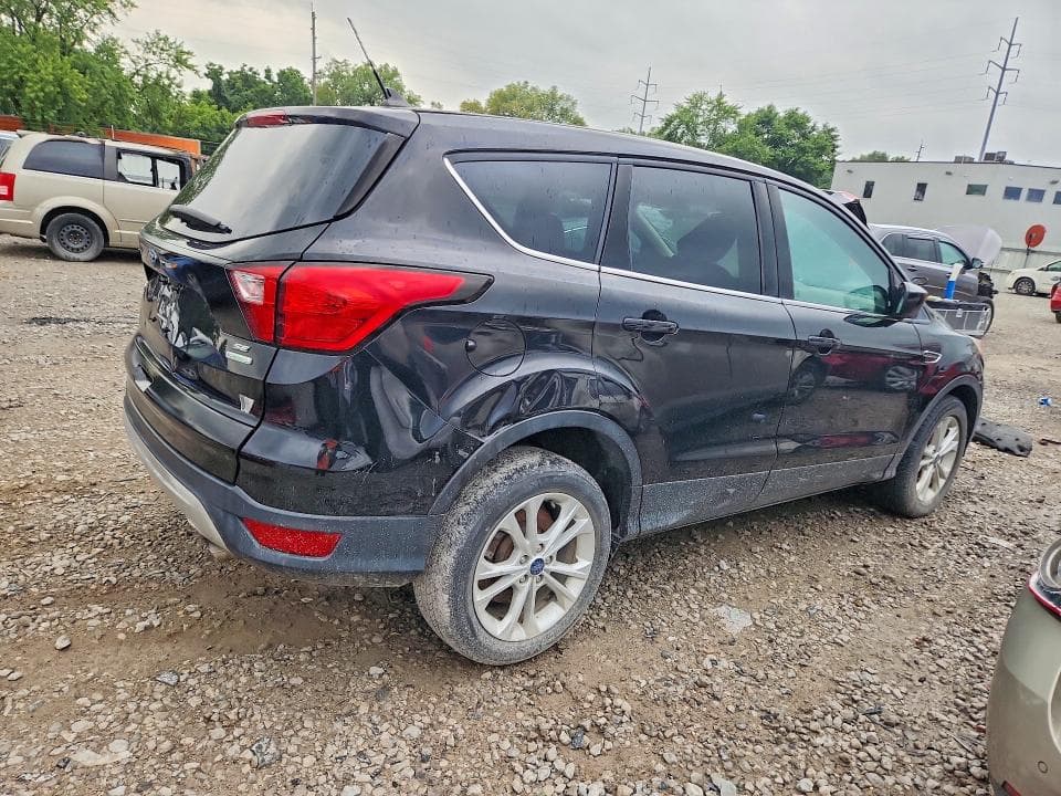 2019 FORD ESCAPE SE 3