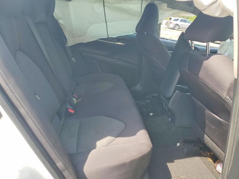 2018 TOYOTA CAMRY LE 10